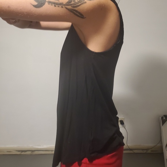 Lace shoulder tank - Picture 3 of 4